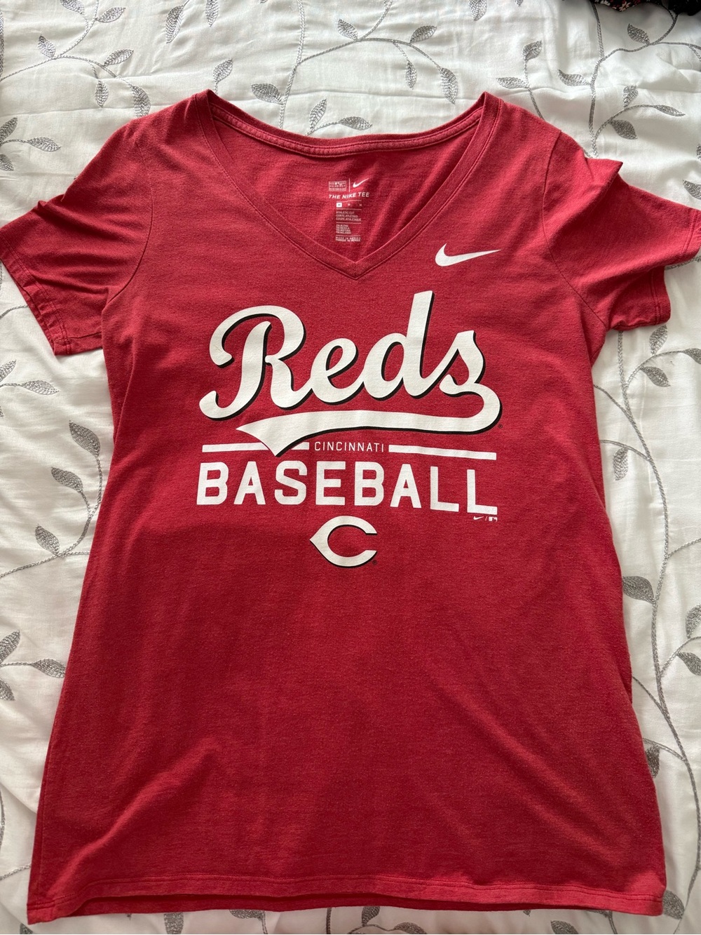 Nike Cincinnati Red’s V-Neck